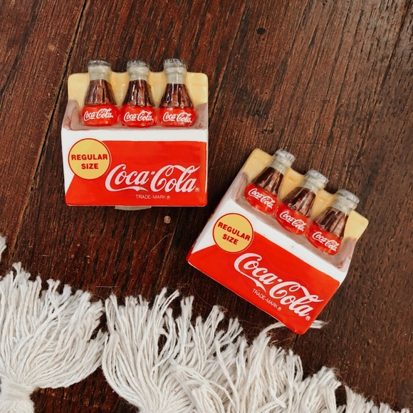 Vintage Other - COCA-COLA S&P SHAKERS